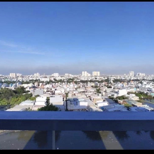 𝐔𝐧𝐟𝐮𝐫𝐧𝐢𝐬𝐡𝐞𝐝 𝟐-𝐛𝐞𝐝𝐫𝐨𝐨𝐦 𝐢𝐧 𝐂𝐨𝐧𝐢𝐜 𝐑𝐢𝐯𝐞𝐫𝐬𝐢𝐝𝐞, 𝐃𝟖, 𝟔𝟕𝐦𝟐 