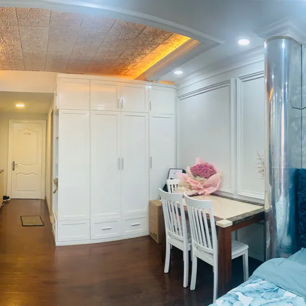 Studio with balcony 40m2, in District 1