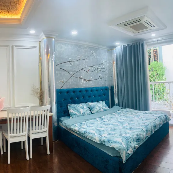 Studio with balcony 40m2, in District 1