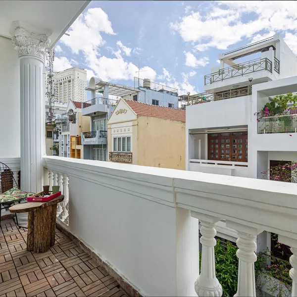 Top Studio with balcony, 35m2 in District 3 near Tan Dinh market