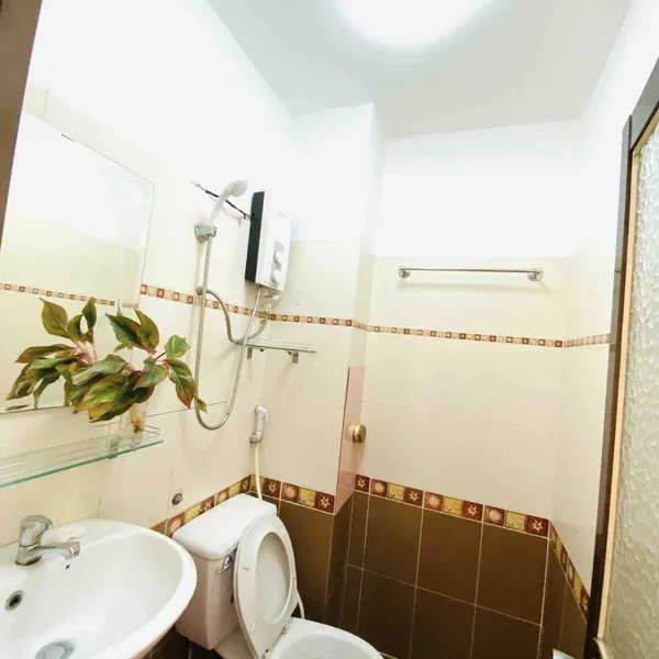 Bright Studio with Balcony in District 1, fully furnished 