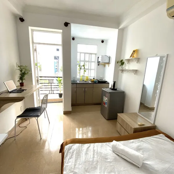 Bright Studio with Balcony in District 1, fully furnished 