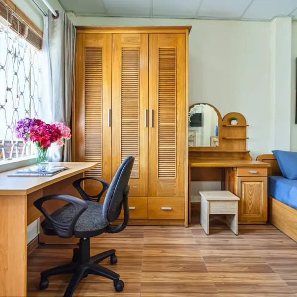 Wooden floor studio in District 1, 30m2, balcony , Fully furnished