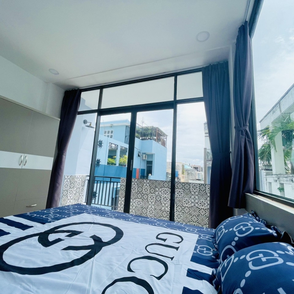 Studio with balcony | Huynh Van Banh St, Phu Nhuan