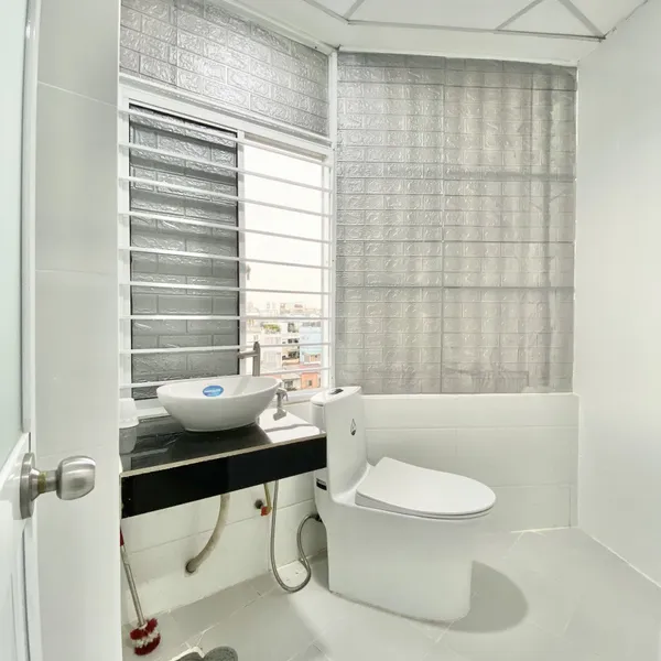 Studio in D3 (near District 10) | near Le Thi Rieng park| 4th floor