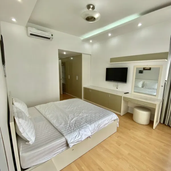 2-bedroom in Saigon Pearl | 90m2 | Swimming Pool