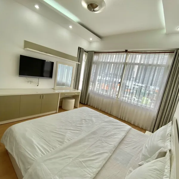 2-bedroom in Saigon Pearl | 90m2 | Swimming Pool