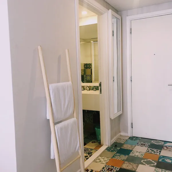 Bright Apartment | 64m2 | Binh Thanh | Balcony, kitchen, sofa & desk | Pool on the roof