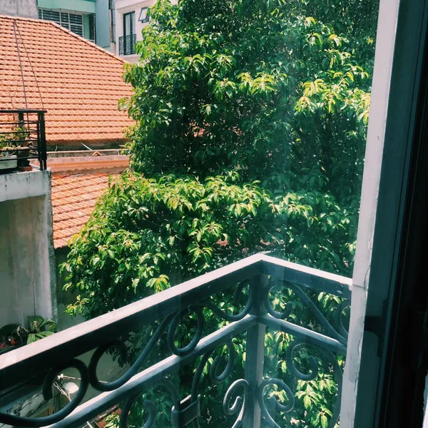 Bright Apartment | 64m2 | Binh Thanh | Balcony, kitchen, sofa & desk | Pool on the roof