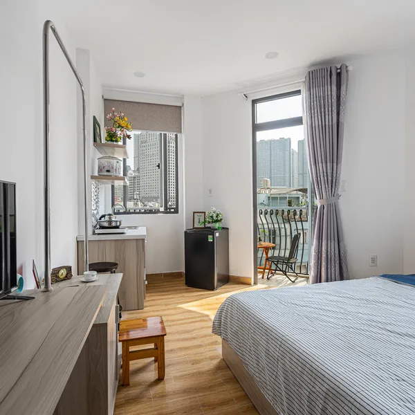 Studio with balcony 30m2, view Landmark 81 and the whole city, full furniture as shown in every detail