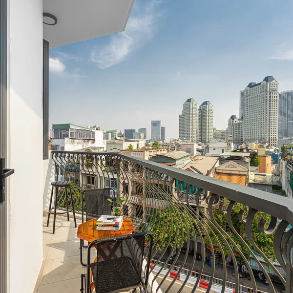 Studio with balcony 30m2, view Landmark 81 and the whole city, full furniture as shown in every detail