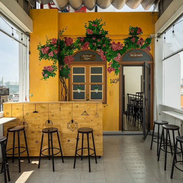 Studio with balcony 30m2, view Landmark 81 and the whole city, full furniture as shown in every detail