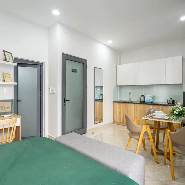 Studio with big balcony | Brightly & Modern | District 3