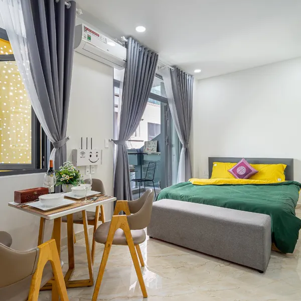 Studio with big balcony | Brightly & Modern | District 3