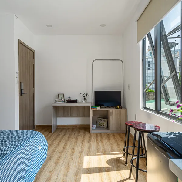 Studio with natural light, view Landmark 81 and the whole city, full furniture as shown in every detail