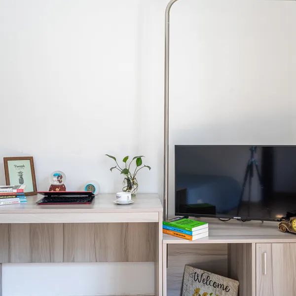 Studio with natural light, view Landmark 81 and the whole city, full furniture as shown in every detail