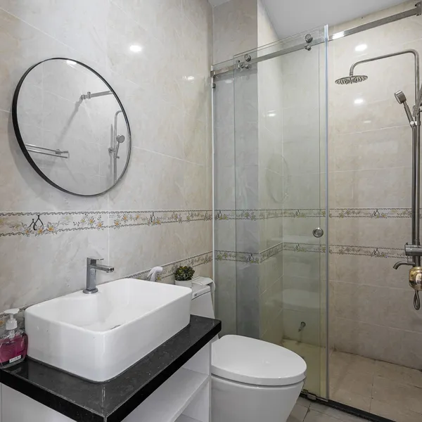 Studio with natural light, view Landmark 81 and the whole city, full furniture as shown in every detail