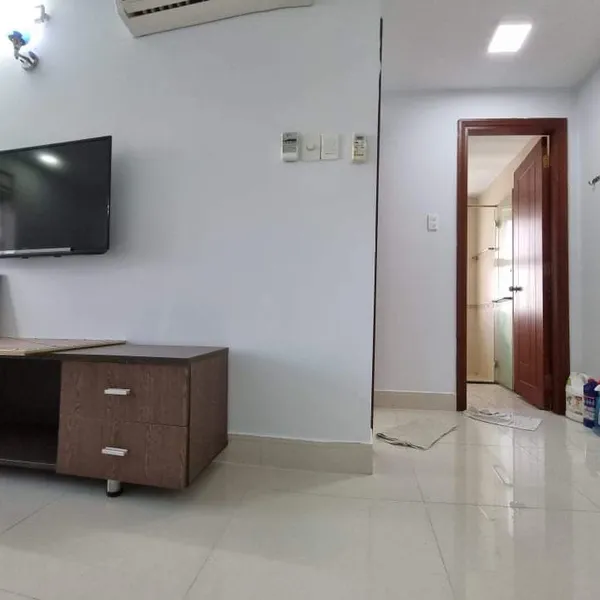 2-Bedroom Apartment for rent with full furniture, large windows, airy, 56 m2, district 3