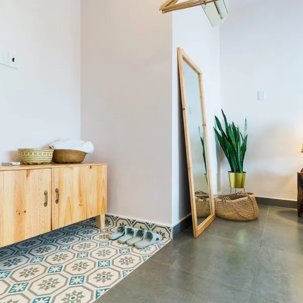 𝟮𝗕𝗥-𝗮𝗽𝗮𝗿𝘁𝗺𝗲𝗻𝘁 𝗶𝗻 𝗰𝗶𝘁𝘆 𝗰𝗲𝗻𝘁𝗲𝗿 𝘄𝗶𝘁𝗵 𝗮 𝗡𝗜𝗖𝗘 𝗩𝗜𝗘𝗪, 𝗻𝗲𝗮𝗿 𝗧𝘂𝗿𝘁𝗹𝗲 𝗟𝗮𝗸𝗲