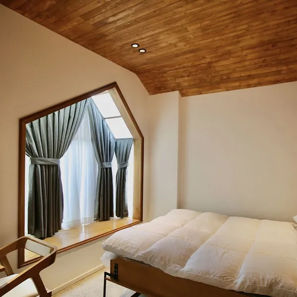 Studio Middle with a Japanese-style skylight | CITY CENTER | GYM | FULL SERVICE 