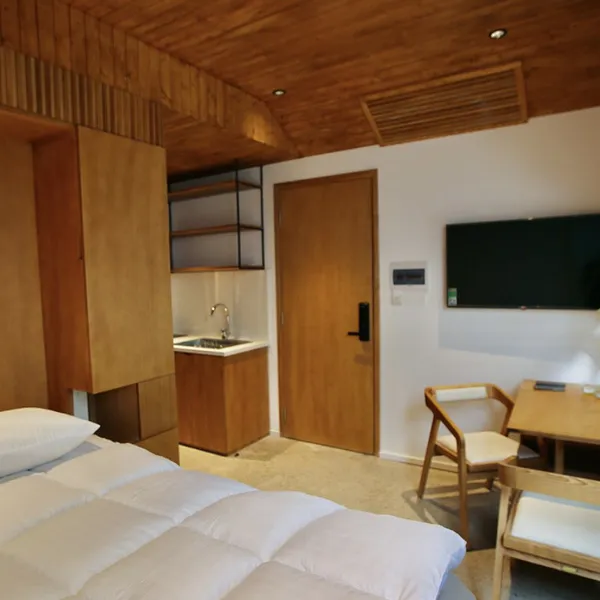 Studio Middle with a Japanese-style skylight | CITY CENTER | GYM | FULL SERVICE 