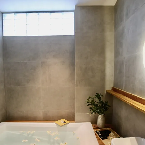 Studio Middle with a Japanese-style skylight | CITY CENTER | GYM | FULL SERVICE 