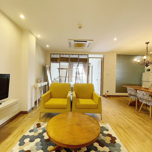 Apartment with bathub for rent in Phu Nhuan | 70m2 | Fully Furnished 