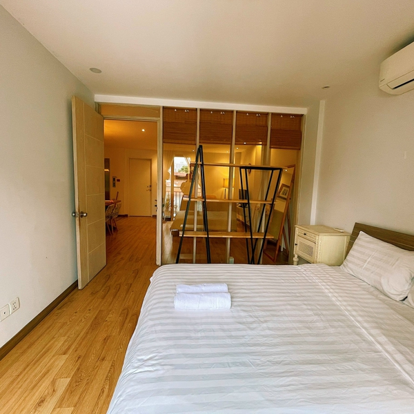 Apartment with bathub for rent in Phu Nhuan | 70m2 | Fully Furnished 
