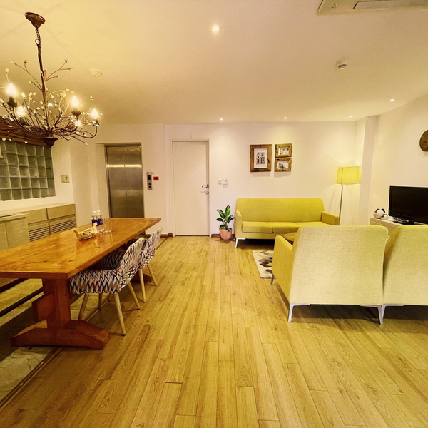 Apartment with bathub for rent in Phu Nhuan | 70m2 | Fully Furnished 