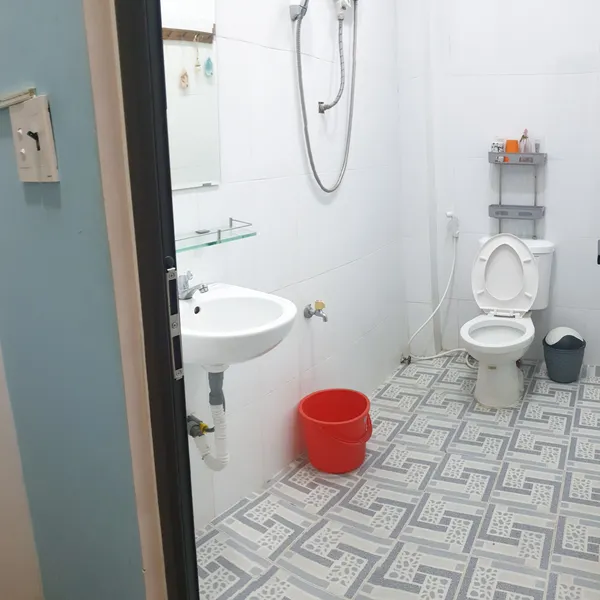 Studio apartment with windows and a sunny balcony | near Bitexco | District 1