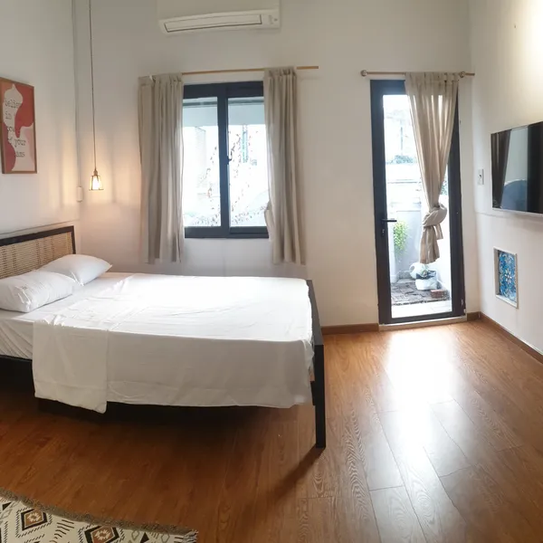 Studio apartment with windows and a sunny balcony | near Bitexco | District 1