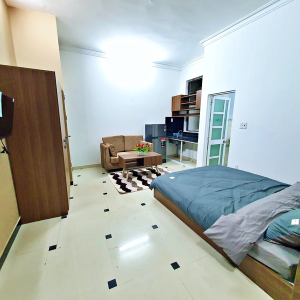 Studio with balcony in Phu Nhuan | Fully Furnished | 32sqm
