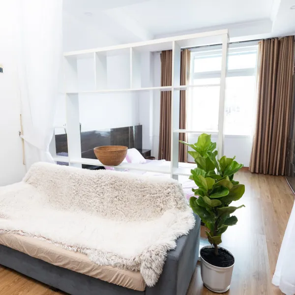 Studio | 4th floor | big window | kitchen | elevator | District 1