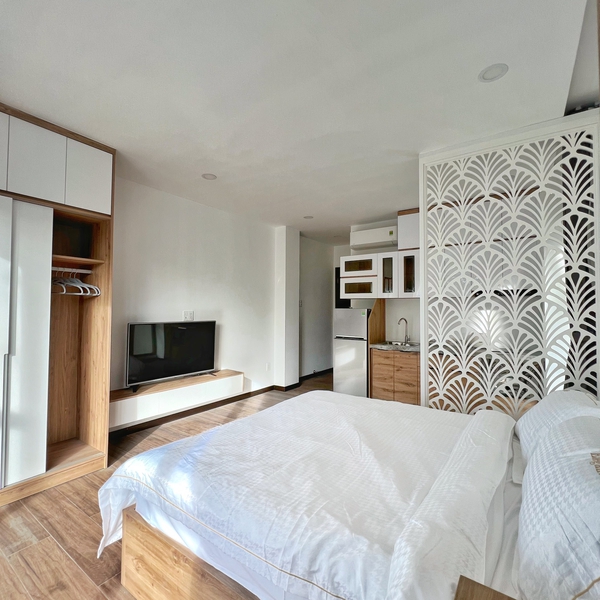 Studio with River View in Phu Nhuan | Fully Furnished 