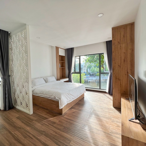 Studio with River View in Phu Nhuan | Fully Furnished 
