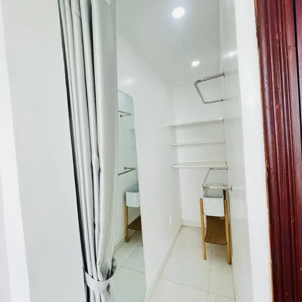 Studio in District 1 with balcony| Fully Furnished