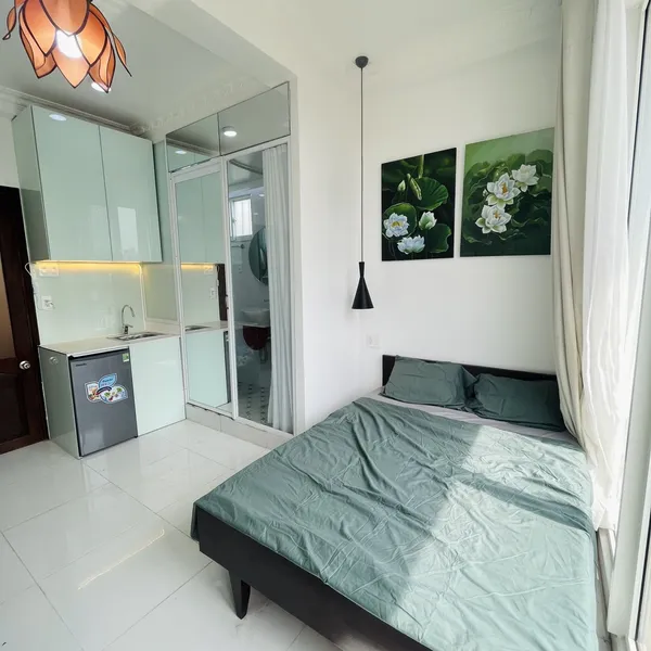 Studio in District 1 with balcony| Fully Furnished