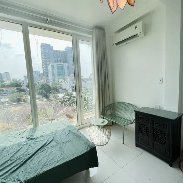 Studio in District 1 with balcony| Fully Furnished