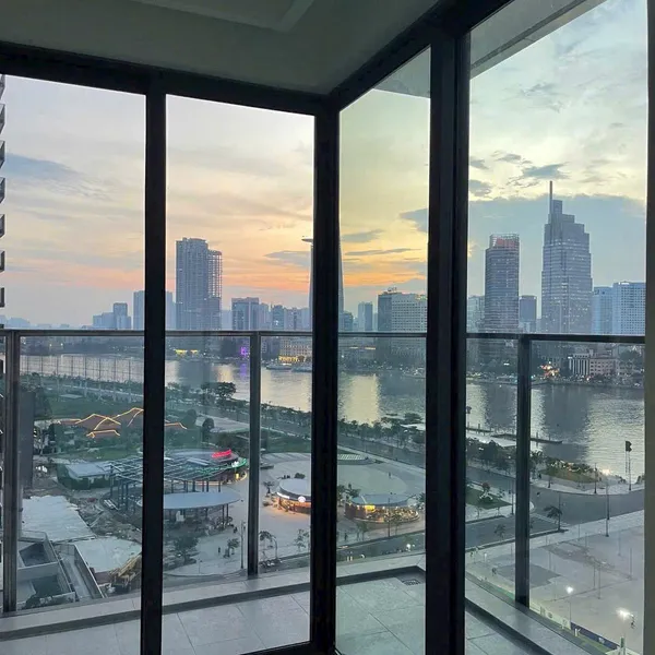 Opera 3-bedroom apartment for rent | Corner | Private Lift | River View