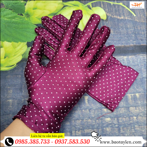 Găng tay chống nắng họa tiết chấm bi.