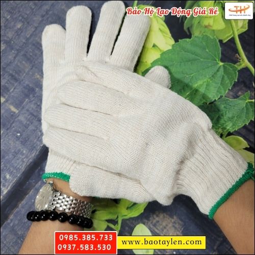 Bao tay len bảo hộ màu kem trắng. Bao tay len bảo hộ màu kem trắng.