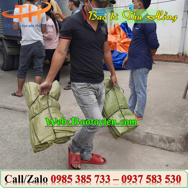 >>Hình ảnh nhân viên Thu Hồng đi đơn bao tải xanh giá rẻ đến Nha Trang >>Hình ảnh nhân viên Thu Hồng đi đơn bao tải xanh giá rẻ đến Nha Trang