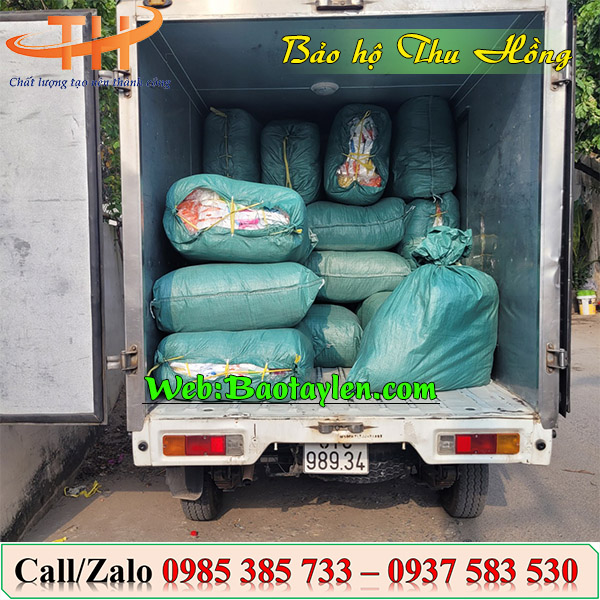 >>>Hình ảnh nhân viên giao hàng bao tay tại Thu Hồng >>>Hình ảnh nhân viên giao hàng bao tay tại Thu Hồng