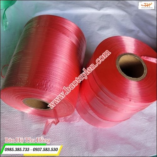 Dây nhựa nilon buộc hàng màu đỏ. Dây nhựa nilon buộc hàng màu đỏ.