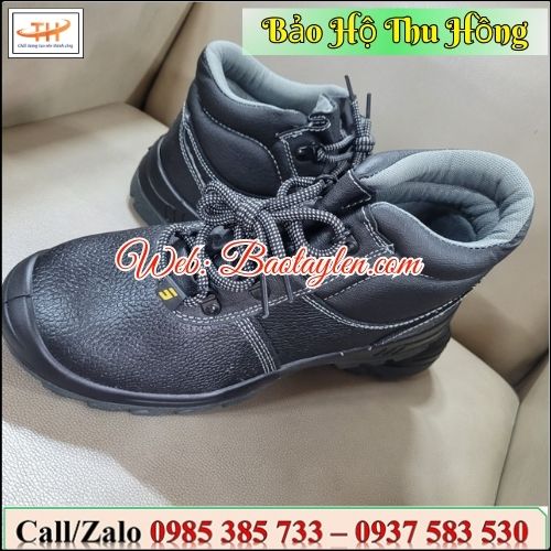 Giày bảo hộ cao cổ chất liệu da thú cao cấp. Giày bảo hộ cao cổ chất liệu da thú cao cấp.