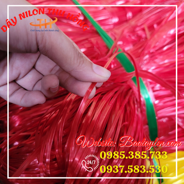 Dây nilon kẽm khô cứng màu đỏ. Dây nilon kẽm khô cứng màu đỏ.