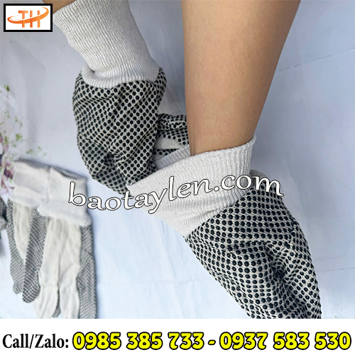 Găng tay vải bạt phủ hạt nhựa đen Găng tay vải bạt phủ hạt nhựa đen