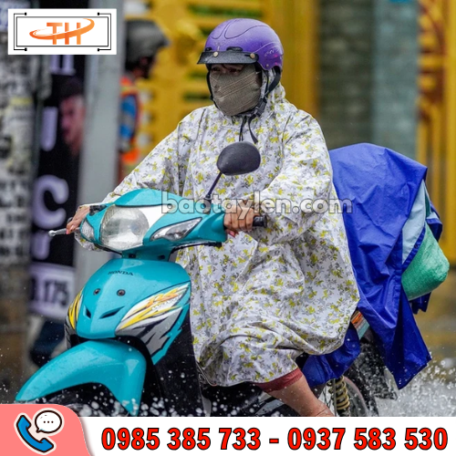 Áo mưa bít che chắn hiệu quả khi di chuyển dưới trời mưa Áo mưa bít che chắn hiệu quả khi di chuyển dưới trời mưa