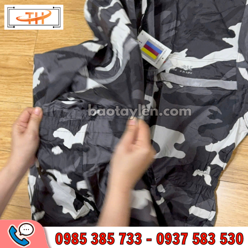 Áo mưa bộ họa tiết rằn ri có thiết kế bo chun phần eo tiện lợi Áo mưa bộ họa tiết rằn ri có thiết kế bo chun phần eo tiện lợi