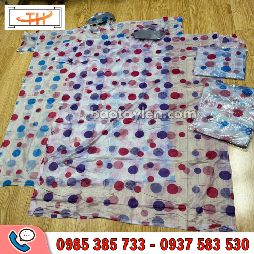 Áo mưa cánh dơi chấm bi trong suốt Áo mưa cánh dơi chấm bi trong suốt
